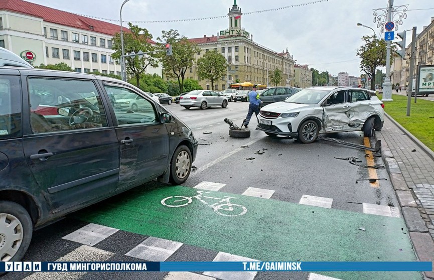 Крупное ДТП с участием шести автомобилей произошло на проспекте Независимости в Минске
