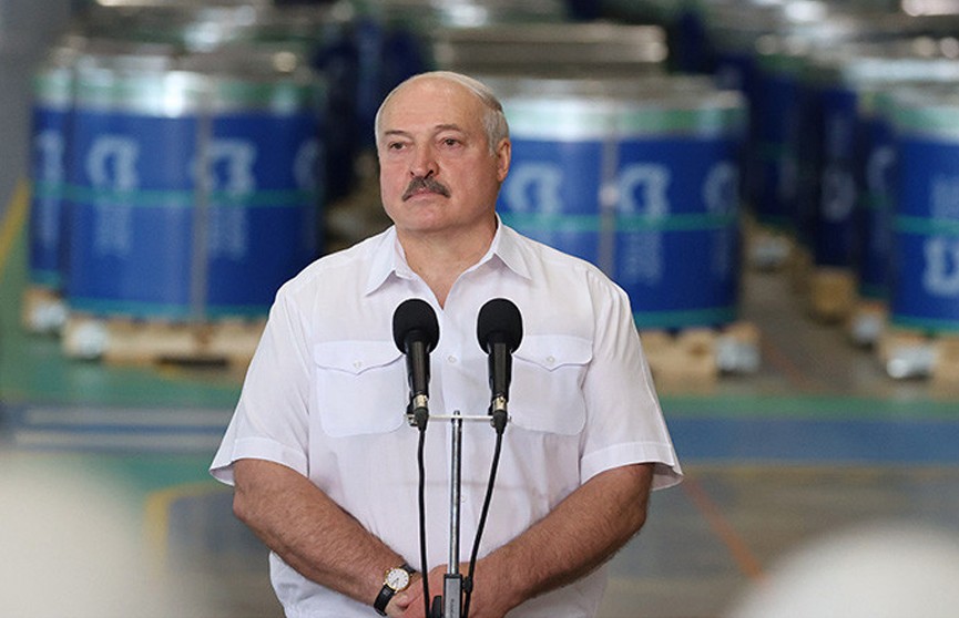«Сели на американскую кобылу и скачут по Европе»: Лукашенко высказался об очумевших польских политиках
