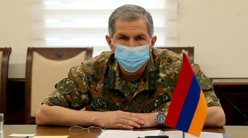 В Армении освободили от должности главу Генштаба Оника Гаспаряна
