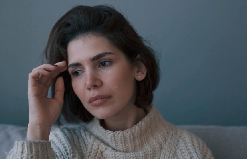 Послеродовая депрессия у женщин: основные симптомы и обязательно ли идти к врачу?
