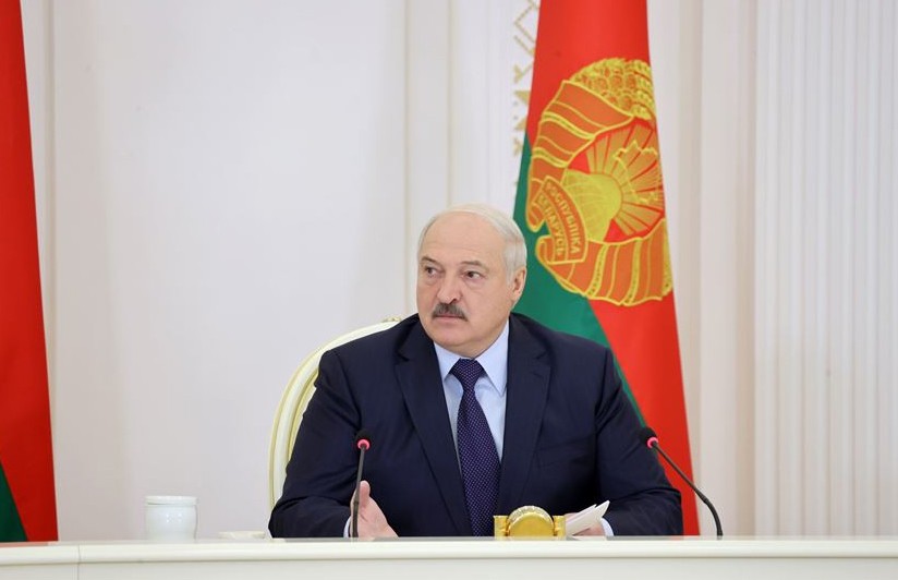 Лукашенко в 2019 году пытались заставить отвернуться от России
