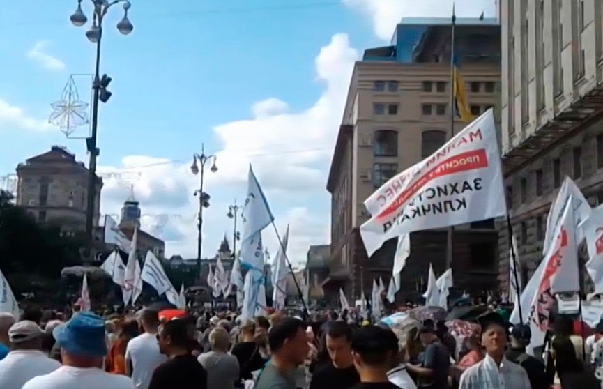 В Киеве малый бизнес протестует против сноса киосков