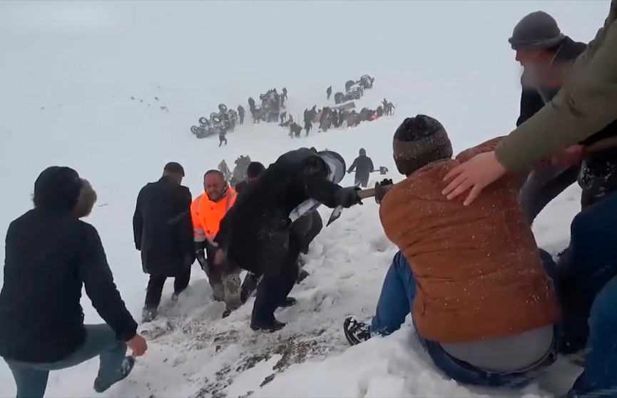 Снежная лавина в Турции: количество погибших увеличилось