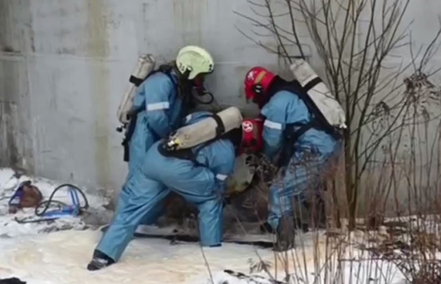 Работники МЧС выезжали по сигналу о разливе калийно-аммиачной смеси в Борисовском районе