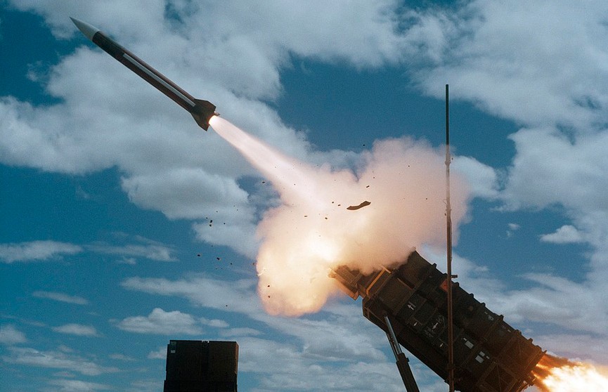 Military Watch: ЗРК Patriot потерял все 32 ракеты при попытке сбить гиперзвуковой «Кинжал»