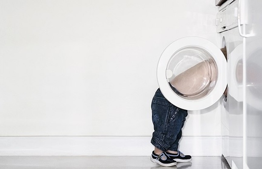 В Новой Зеландии ребенок залез в стиральную машину и умер