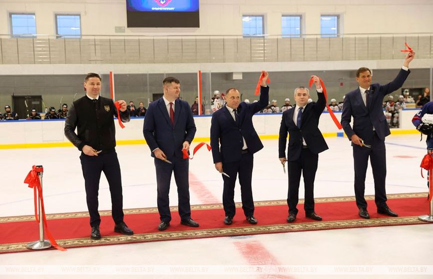 В Жлобине открыли новую тренировочную ледовую арену, а в Гродно – понтонную переправу через Неман