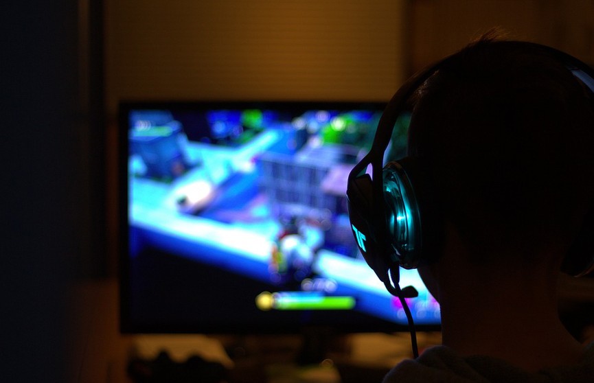 Подросток зарезал отца за просьбу прервать онлайн-игру