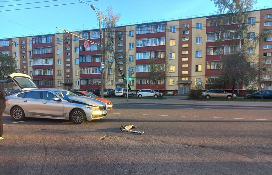 В Минске девочка на самокате пересекала проезжую часть на красный и попала под колеса авто