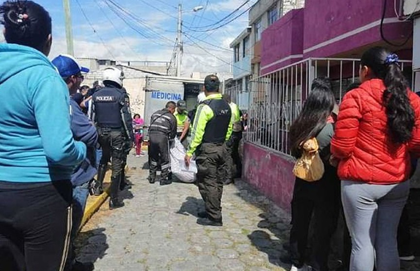 В Эквадоре любовники сорвались с балкона во время секса