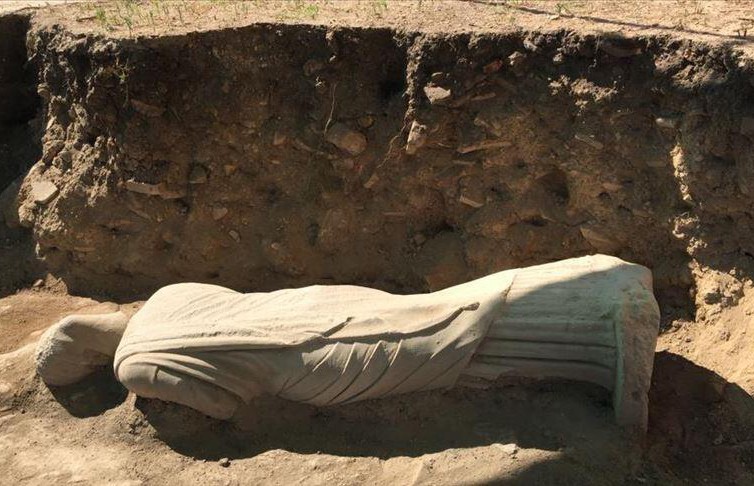 В Турции обнаружена 1700-летняя статуя