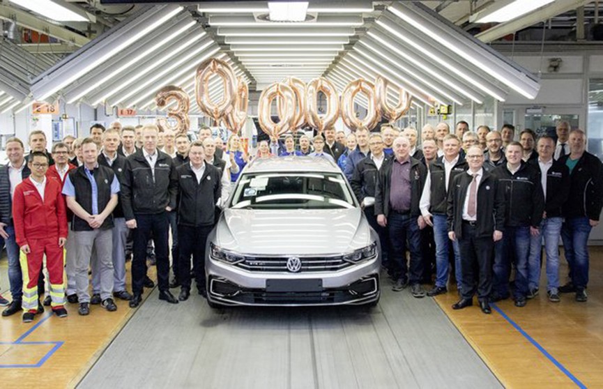Volkswagen выпустил 30-миллионый Passat (Видео)