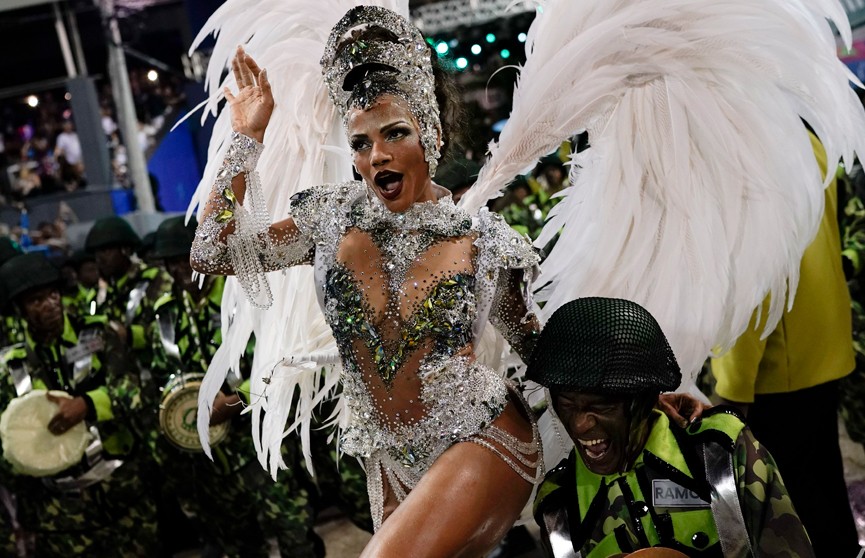 Карнавал в Рио-де-Жанейро сорвали уличные банды