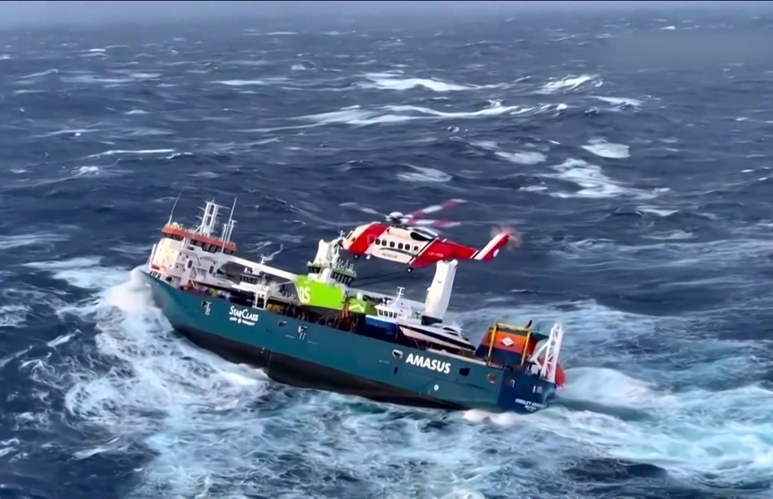 Грузовое судно терпит бедствие у берегов Норвегии: есть риск разлива нефти