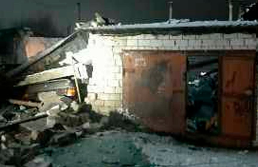 В Бобруйске взорвались гаражи, спасен мужчина