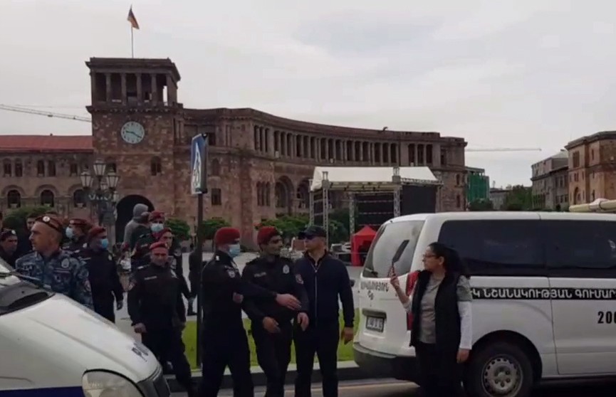 В Ереване проходят задержания протестующих, требующих отставки премьера Пашиняна