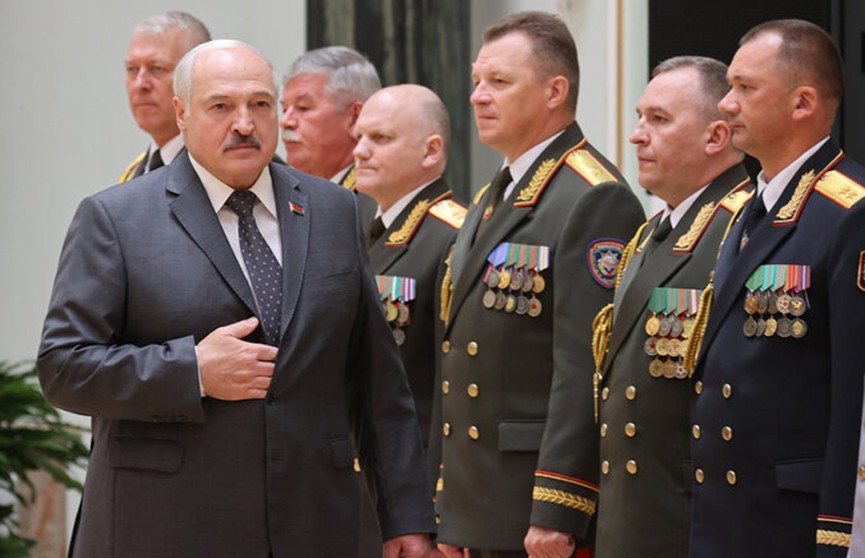 Лукашенко: Запад разрабатывает стратегические планы нападения на Россию, направления удара – через Украину и Беларусь