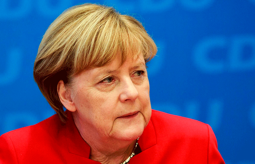 В правительстве Германии рассказали о причинах отдышки у Меркель во время визита в Париж