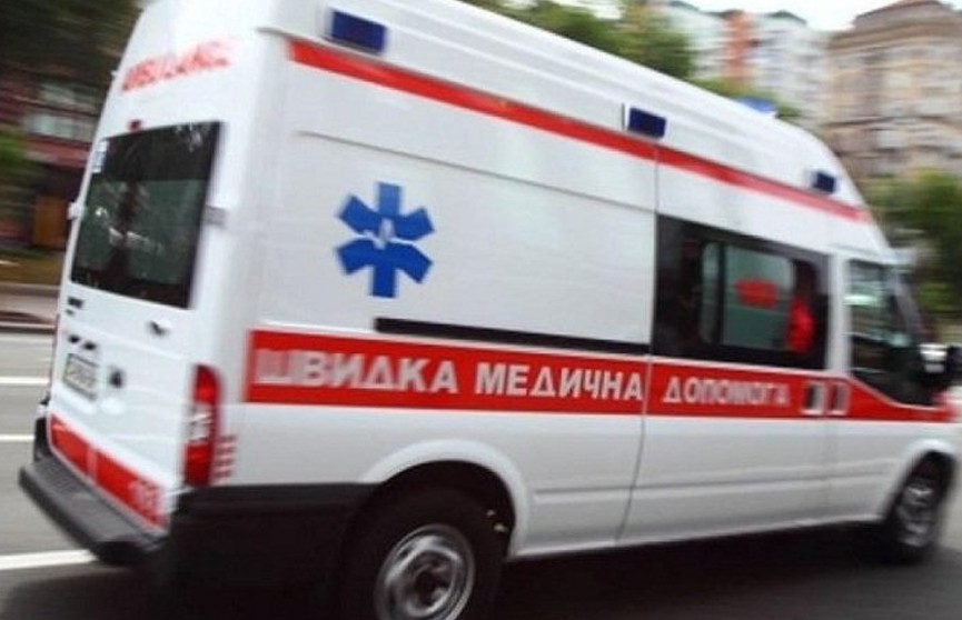 В Украине пациент выпал из кареты скорой помощи на полном ходу (ВИДЕО)