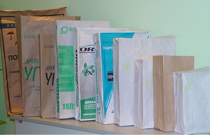 Беларусь поэтапно переходит к бумажной упаковке: где её производят и почему она стоит дороже полиэтиленовых пакетов
