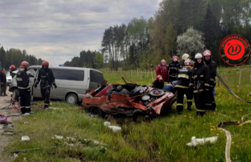«Запорожец» столкнулся с микроавтобусом Volkswagen в Могилёвском районе: есть погибшие