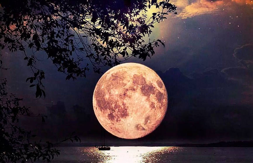 «Цветочная» Луна взойдет над Землей 7 мая