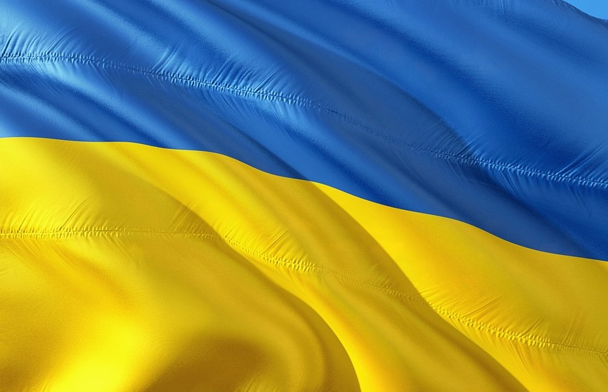 Пользователи Twitter заметили, что ковер на коронации Карла III напоминает флаг Украины