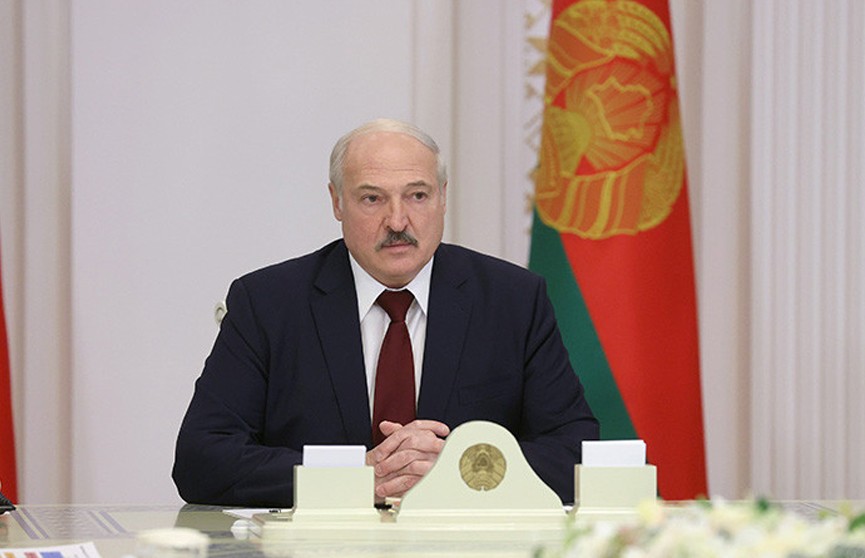 Лукашенко: против нас развернули уже не информационную, а террористическую войну по отдельным направлениям
