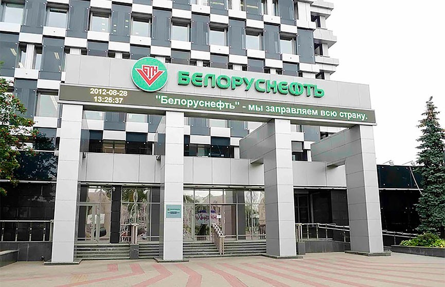 «Белоруснефть» передала 100 тыс. литров топлива медучреждениям