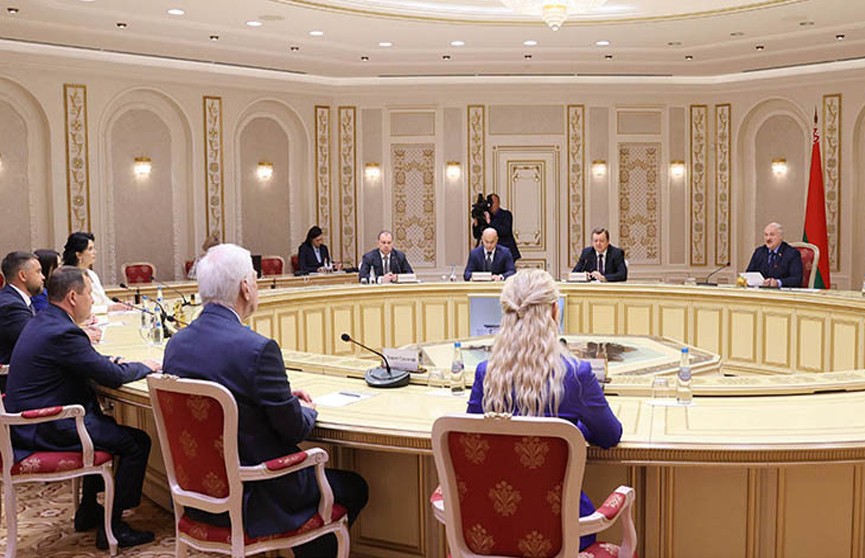 Александр Лукашенко провел встречу с губернатором Тамбовской области Максимом Егоровым