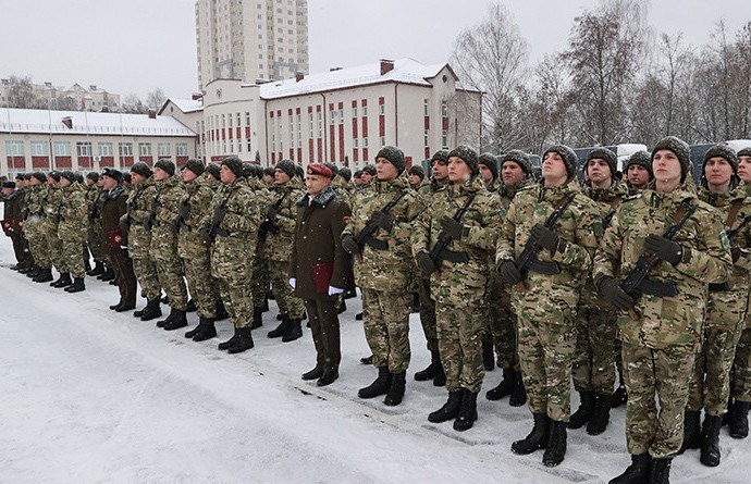 Основа обороны государства. День защитников Отечества и Вооруженных Сил отметили в Беларуси