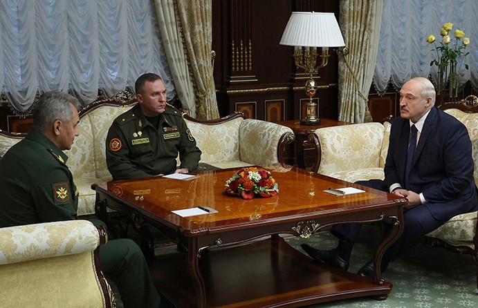Александр Лукашенко провел встречу с министром обороны России Сергеем Шойгу