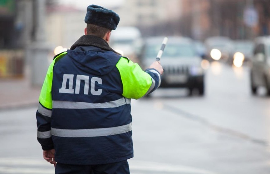 В Новополоцке пьяный таксист устроил ДТП и скрылся, спеша на вызов