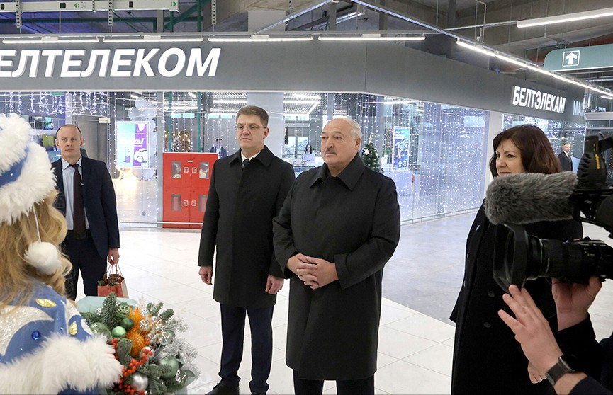 Александр Лукашенко посетил «Первый национальный торговый центр» в Минске