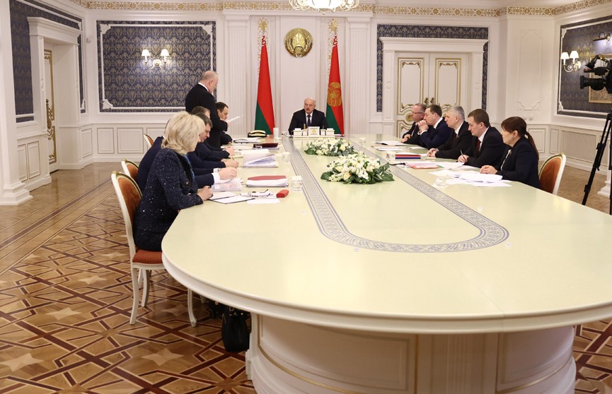 Лукашенко провел совещание о проекте Закона «Об изменении законов по вопросам банковской деятельности»