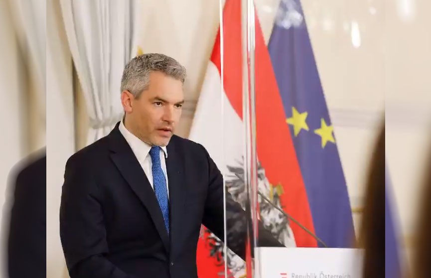 Канцлер Австрии назвал переговоры с Путиным открытыми, но жесткими