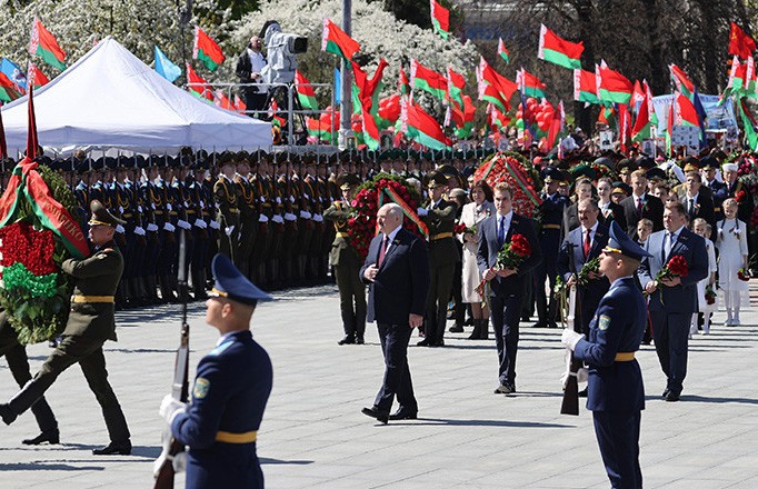 Лукашенко: белорусы и братские им народы помнят и понимают значение Великой Победы не только в своей жизни, но и в судьбе мира