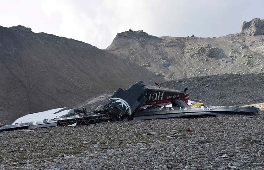 Полиция выясняет причины крушения самолёта в Альпах