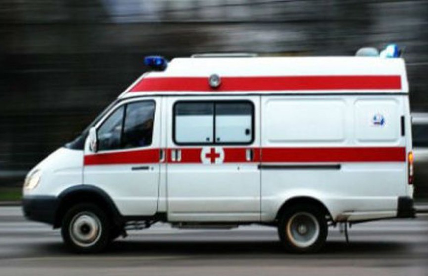 ​7-летний мальчик выпал из окна многоэтажки в Ошмянах и не разбился