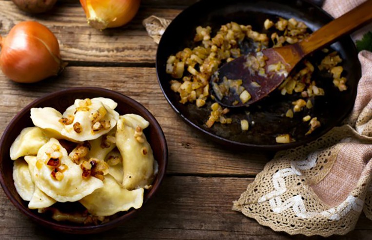 Вареники с картошкой и грибами и жареным луком пошаговый рецепт с фото