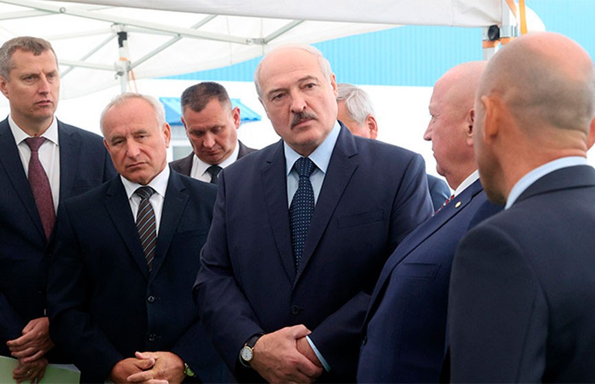 Лукашенко о работе предприятий: Меня волнуют люди. Мы не должны людей бросать