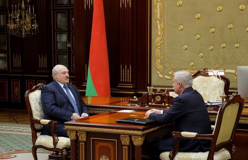 Лукашенко обсудил с Засем ситуацию на армяно-азербайджанской границе