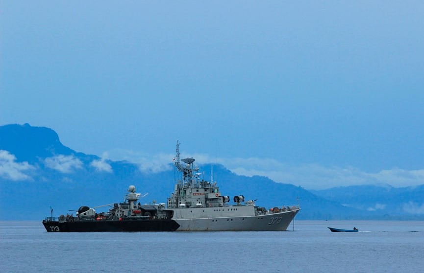 ВС США заявили об опасных маневрах военного корабля КНР близ американского эсминца