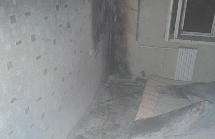 Пожар в Витебске: сосед вынес женщину из горящей квартиры