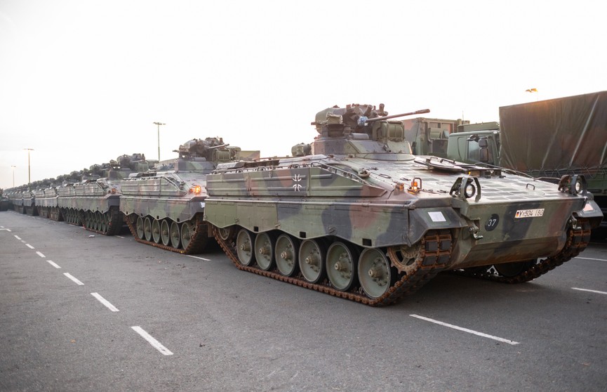 СМИ: Германия не хочет поставлять свои танки Украине, опасаясь, что они окажутся на территории России