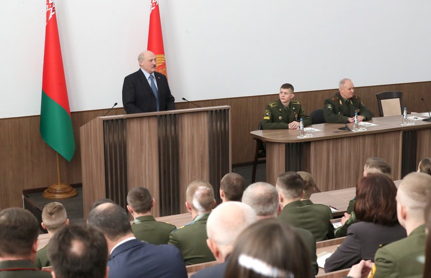 Александр Лукашенко: «Надо заниматься экономикой – это основа стабильности. Поэтому главное – не потерять стабильность»