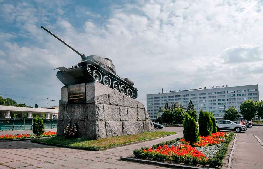 В Житомире 9 мая демонтируют установленный на площади Победы Т-34