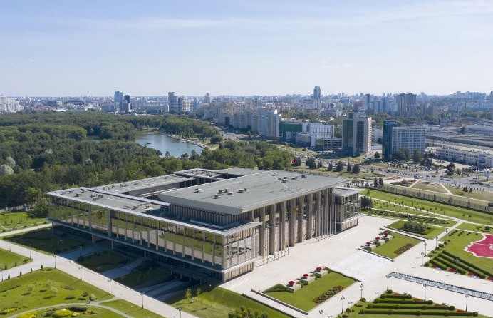 Во Дворце Независимости собрались сотрудники «Полоцк-Стекловолокно» и «Могилевхимволокно»