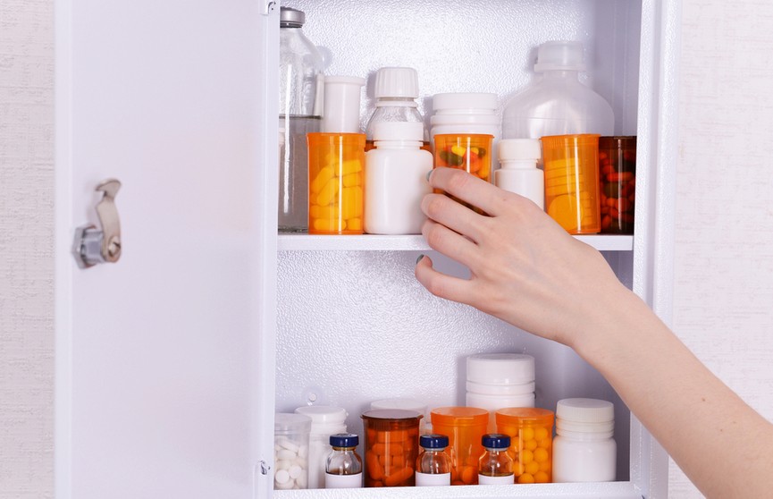 Как хранить лекарства в домашней аптечке, чтобы они не навредили?