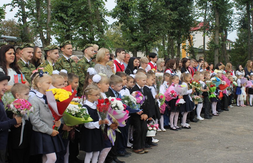 Новый учебный год для школьников Беларуси начнется на один день позже